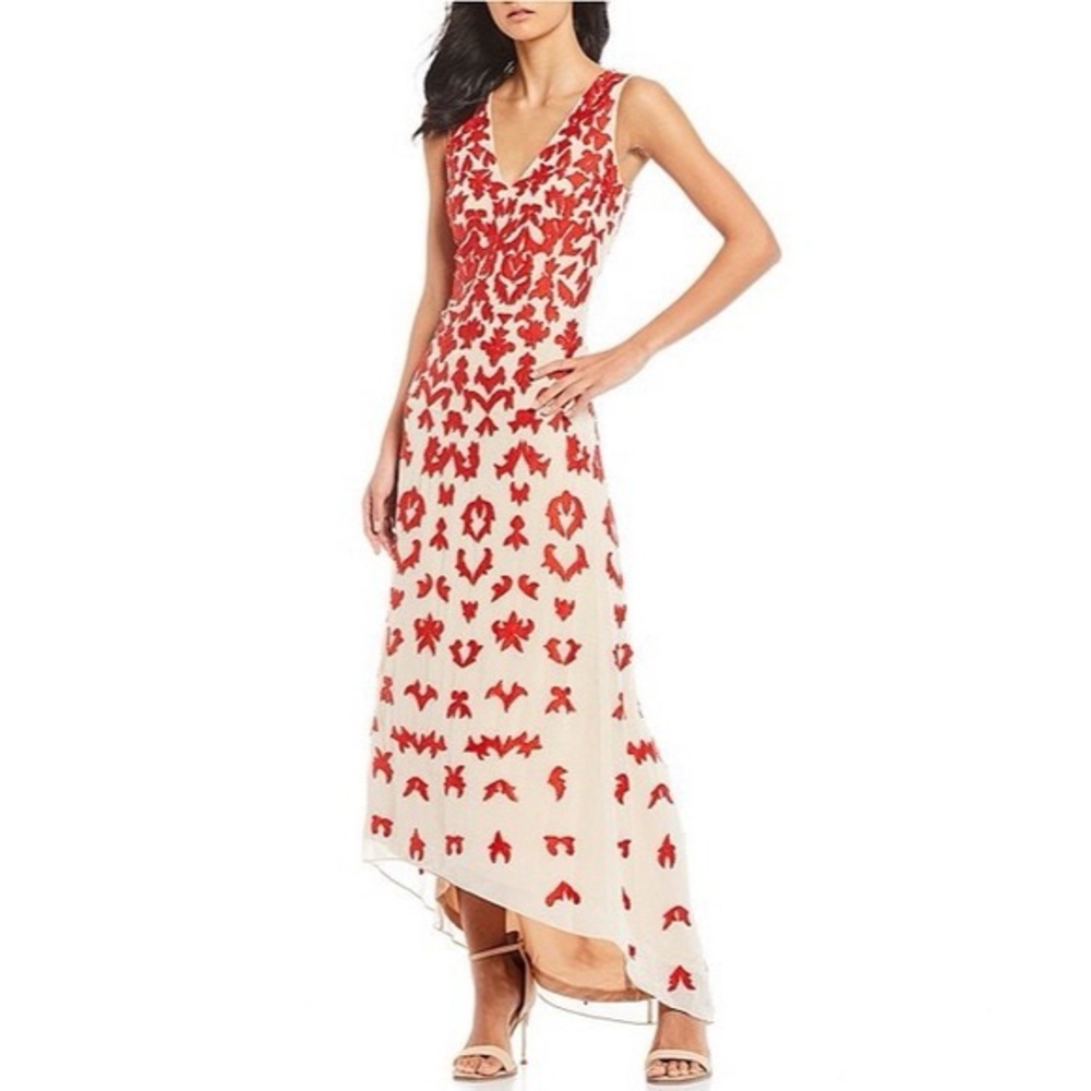 NEGOTIABLE//Gianni Bini Marissa Sleeveless V-Neck Beaded Embroidered High-Low
